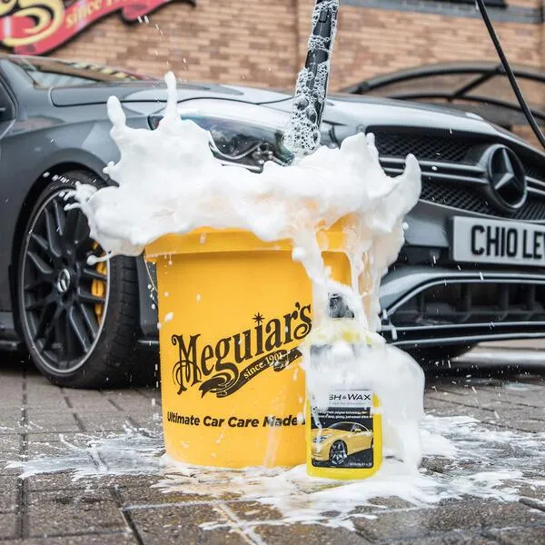 Meguiar\'s RG203 Yellow Large Car Wash Bucket 5US Gallon (Grit Guard Compatible/Sold Separately)