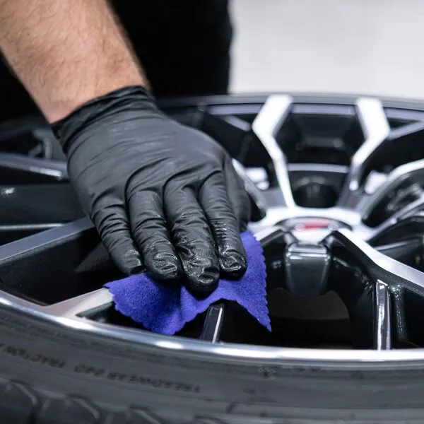 GYEON Rim EVO 30ml - Ceramic Coating Kit for Wheels - Brake Dust and Road Contaminant Repellent - High Heat Resistant Ceramic Coating for Wheels